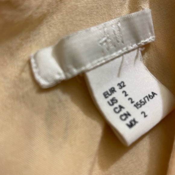 ✨FINAL SALE✨H&M Beige midi dress - Picture 3 of 6